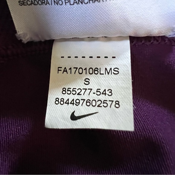 Nike Pro Women’s Royal Purple Capri 3/4 Length Leggings, Small - Picture 4 of 7